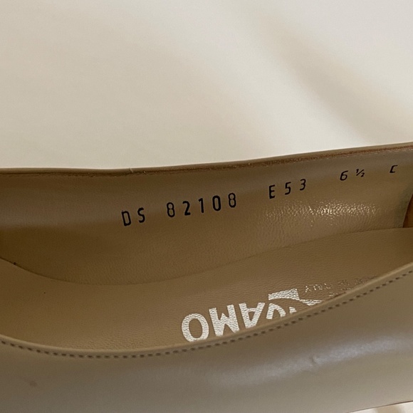 Ferragamo Women's Shoes (Pumps) - Picture 3 of 6